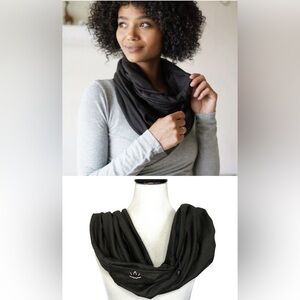 Beyond Yoga Hidden Pocket Infinity Scarf NWT